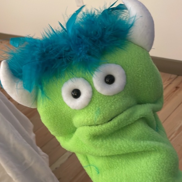 Weird Greeny Hand Puppet NWOT - Picture 14 of 14